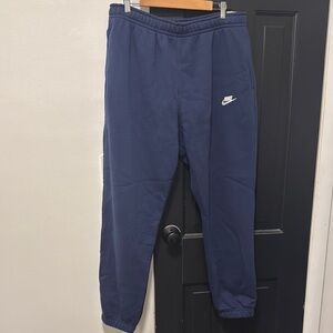 Nike Men’s navy blue sweatpants